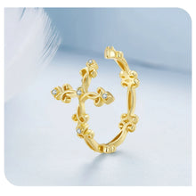 Retro Pattern Cross Ring