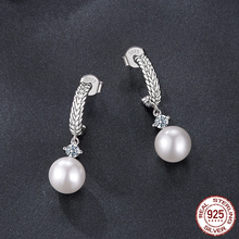 Twisted Hook Pearls Moissanite Stud Earrings