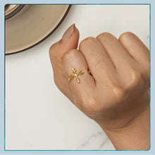 Retro Pattern Cross Ring